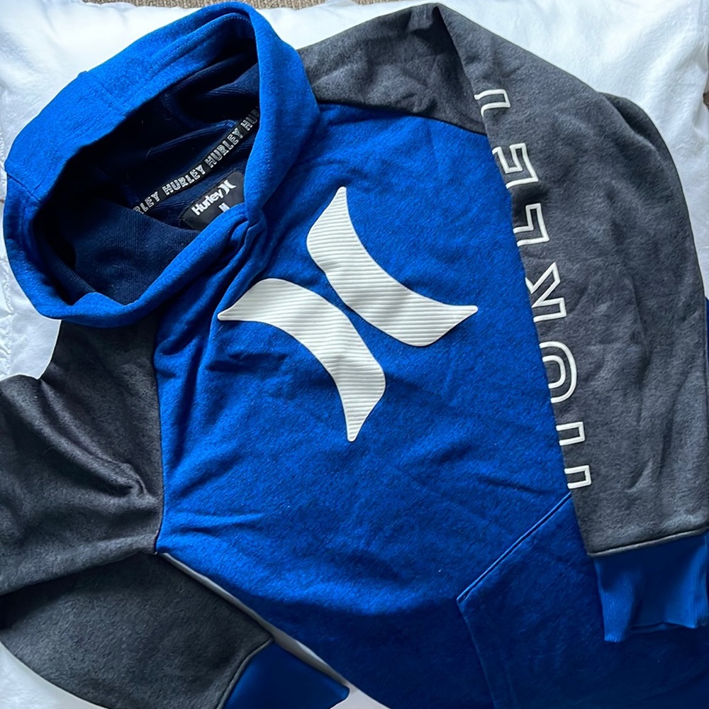 TWO Youth hoodies - Nike and Hurley